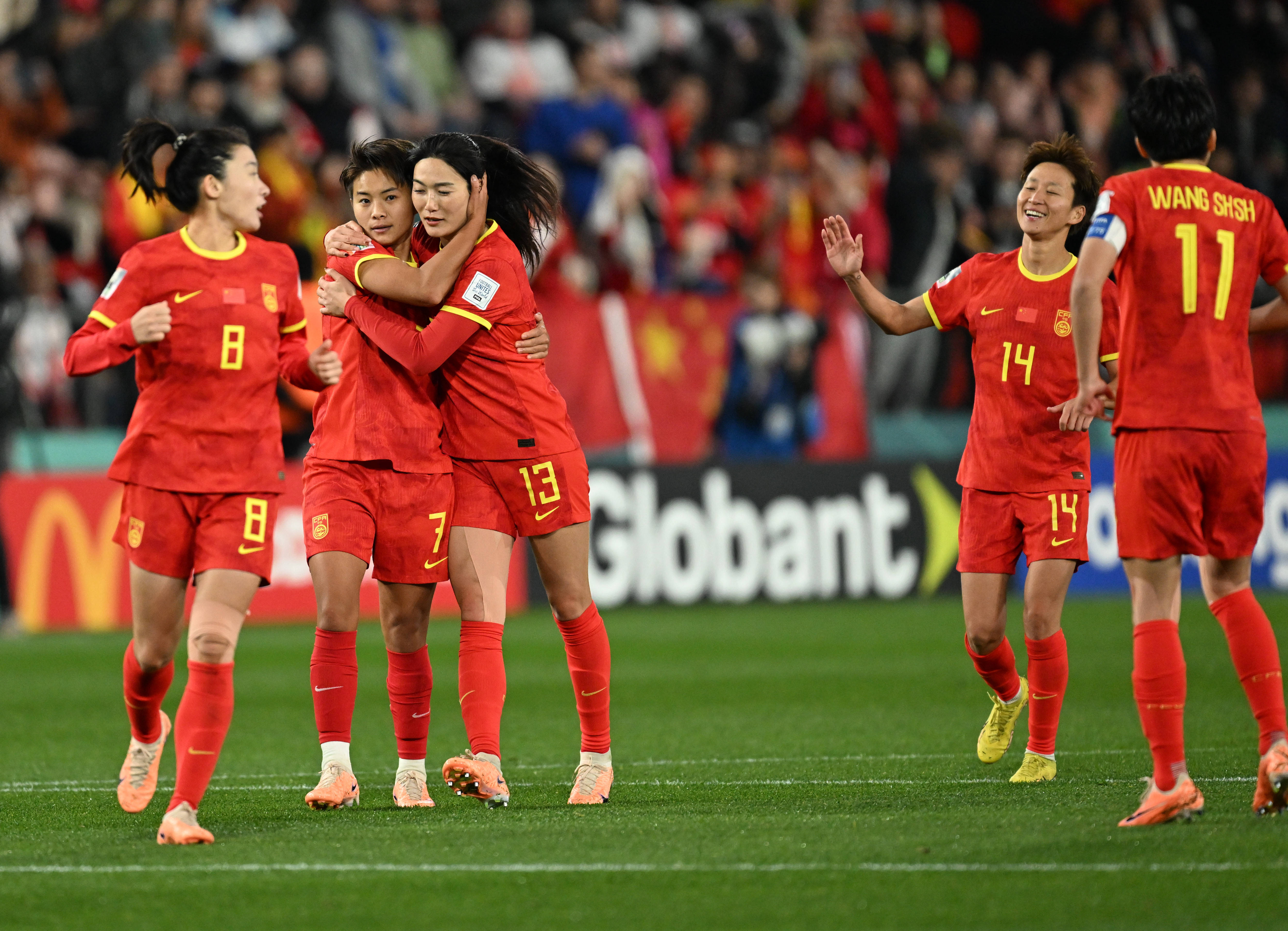中国女足在国际比赛中大获全胜