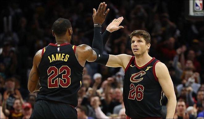 包含凯尔特人横扫立陶宛男篮,麦科勒姆送出助攻的词条 包含凯尔特人横扫立陶宛男篮,麦科勒姆送出助攻的词条