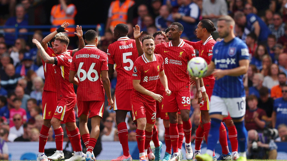 曼联客场击败巴黎圣日耳曼，取得胜利