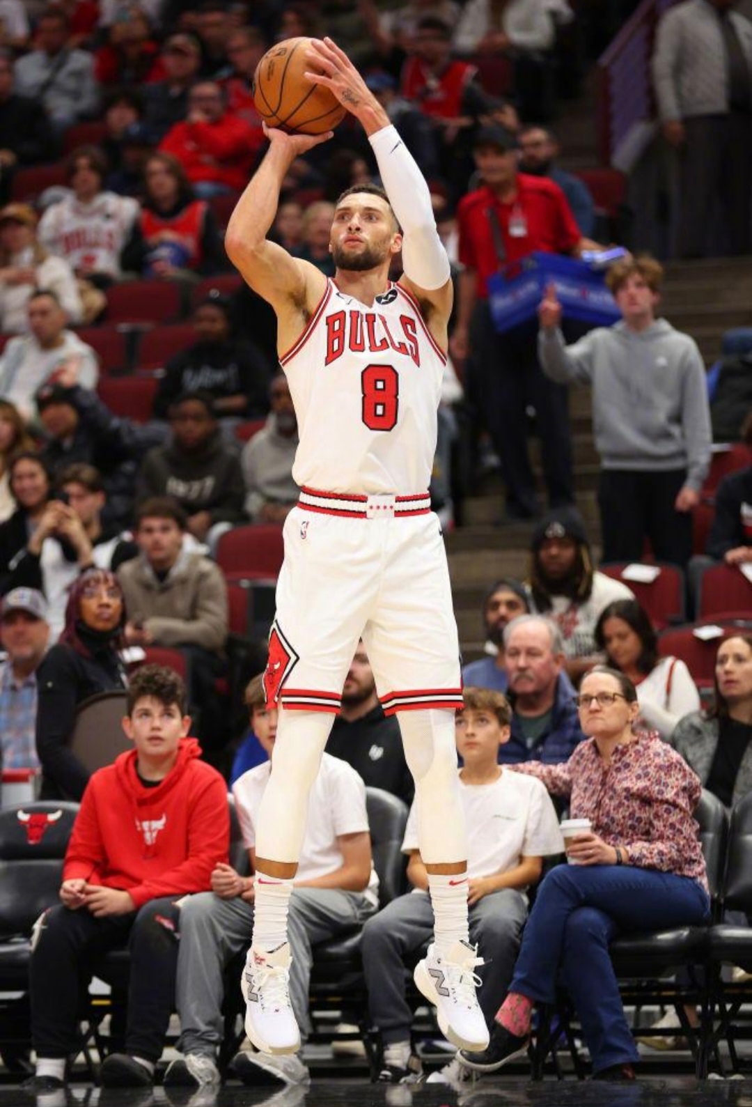 关于球星爆发!篮球赛场再现神级操作的信息 关于球星爆发!篮球赛场再现神级操作的信息